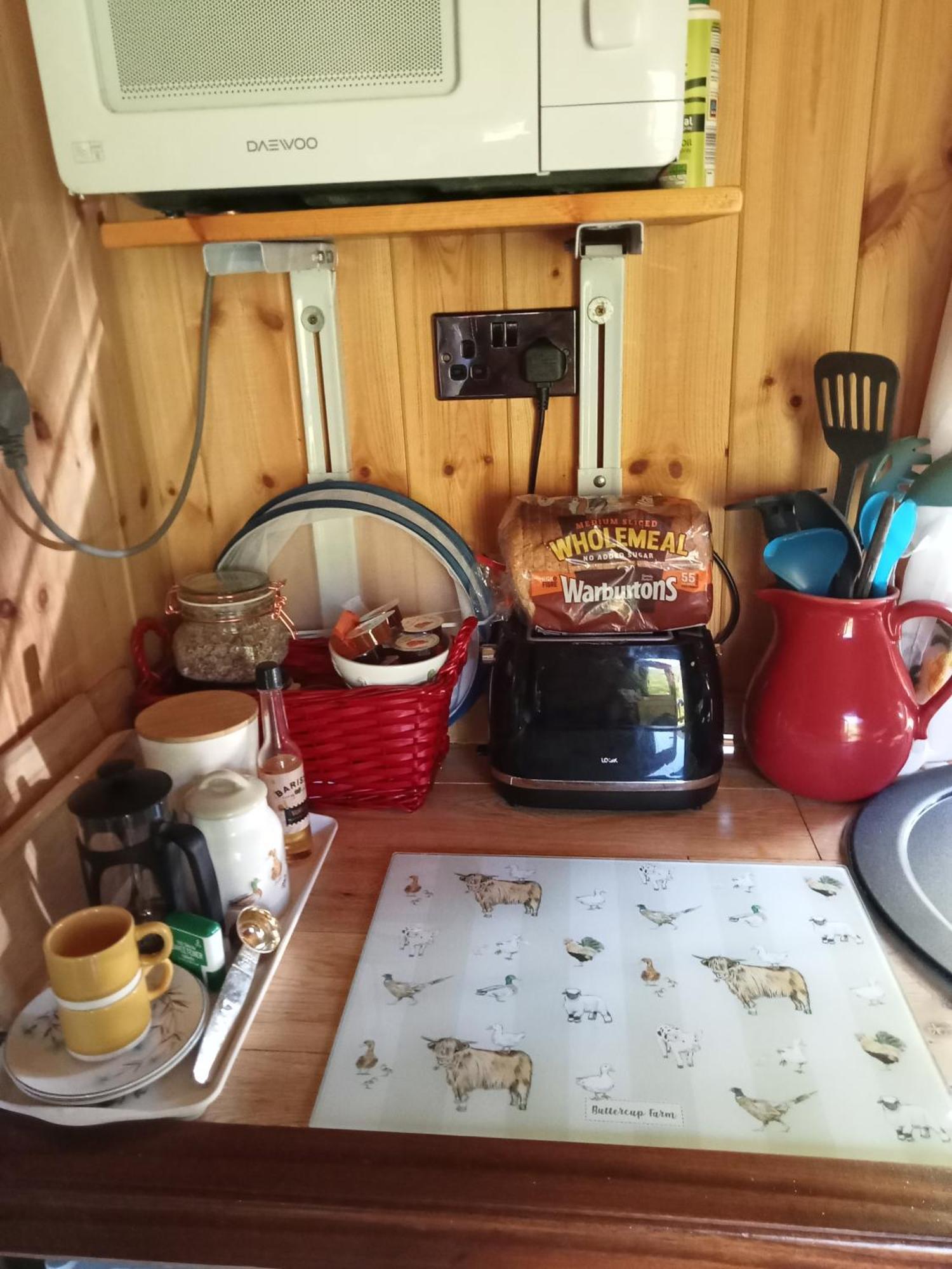 'Morris' The Shepherd'S Hut And Woodland Hot Tub Experience Кармартън Екстериор снимка